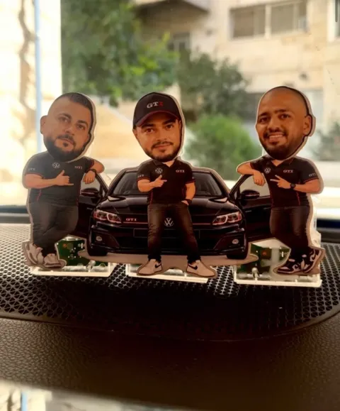 هزاز تابلو ٣ اشخاص